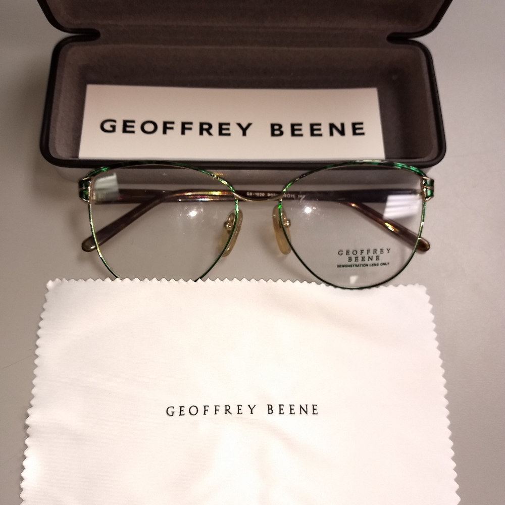 🌟1980's Geoffrey Beene Frame